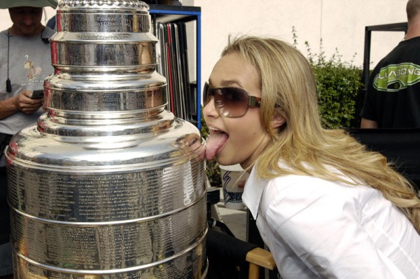 stanley_cup_kiss